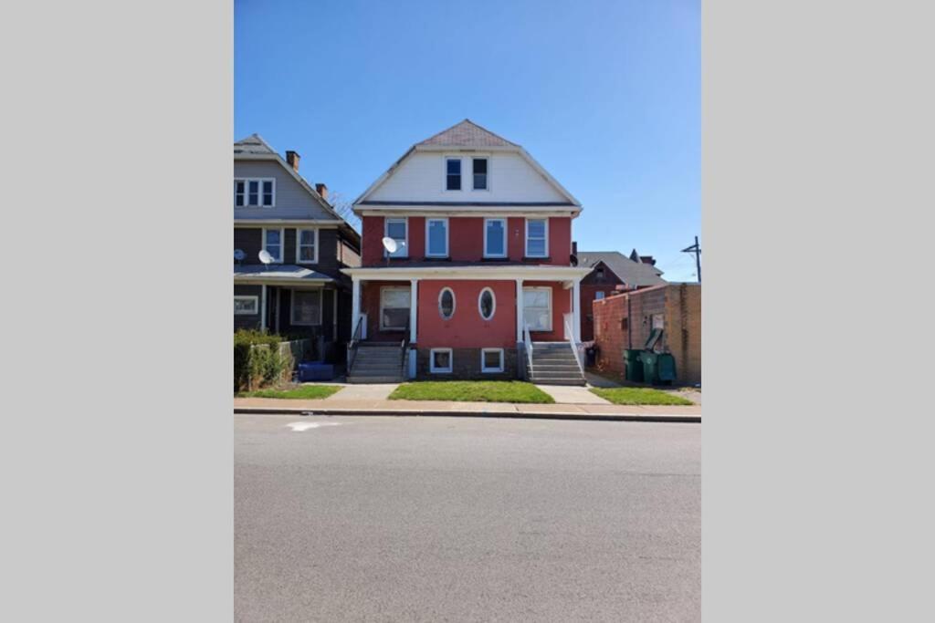 The Roulette Duplex: Niagara Falls Retreat with Private Yard & Parking Villa Exterior photo